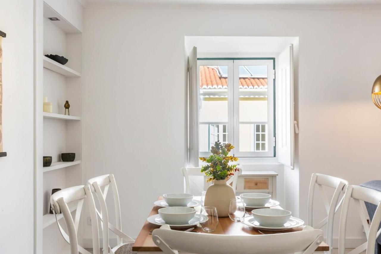 Stunning 2 Bedroom Apartment Near Belem Lisboa Exteriör bild